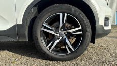 Volvo Xc40 2.0 B4P R DESIGN 5dr Auto Petrol Estate